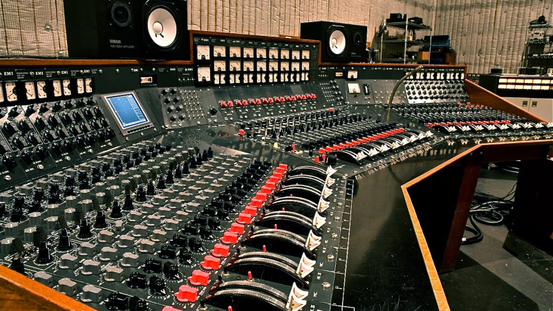 Illustration for article titled 11 Amazing Soundboards For Your Listening Pleasure